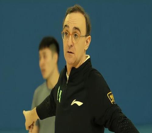 佐纳丹和山,口茜并肩闯,入羽球赛季,BB贝博艾弗森,BellBet,BB贝博艾弗森体育官网,BB贝博艾弗森官网,BB贝博艾弗森体育下载